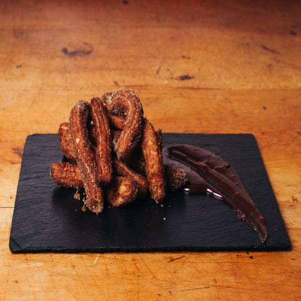 street food – churros s cokoladou